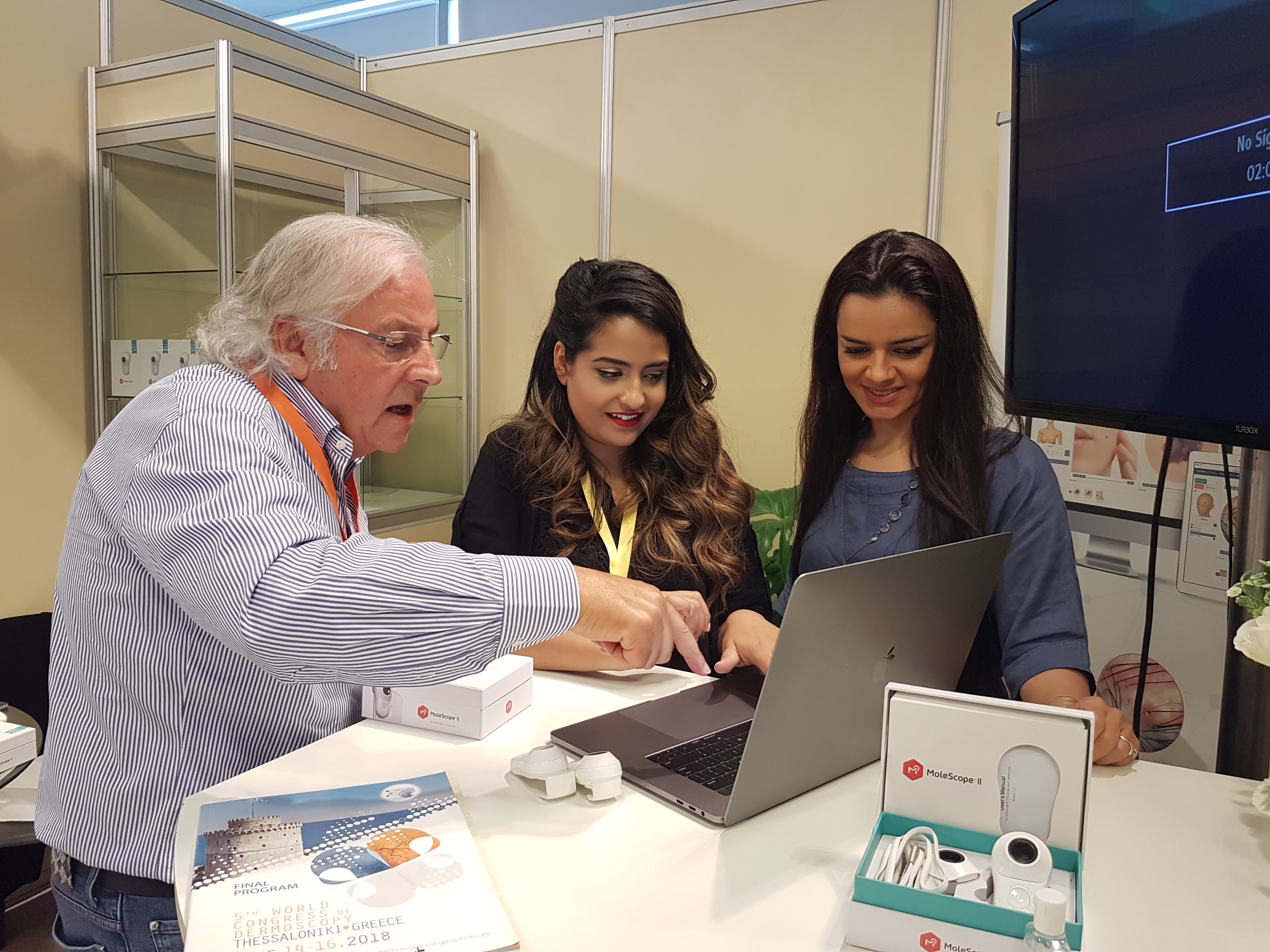 /media/news_images/2018/06/18/WCD_2018_-_Demoing_Dermengine-Intelligent_dermatology_softwar.jpg